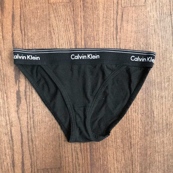 Calvin Klein bra and underwear - Picture 2 of 6